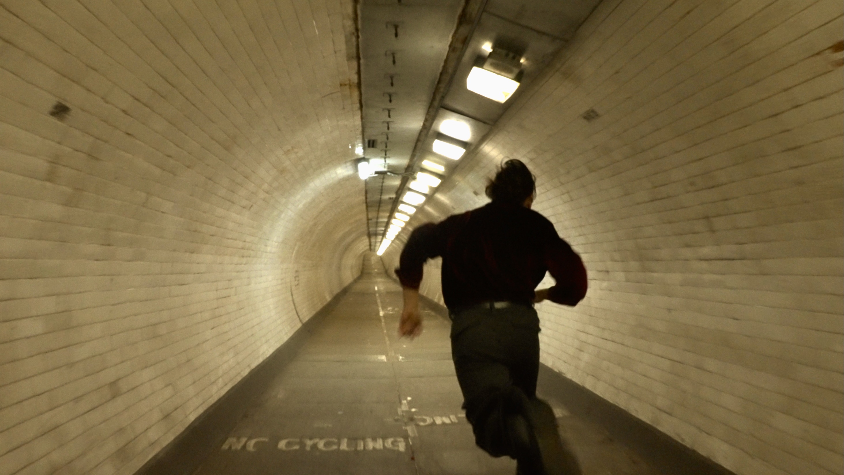 《A Tunnel Under Thames》影片静帧